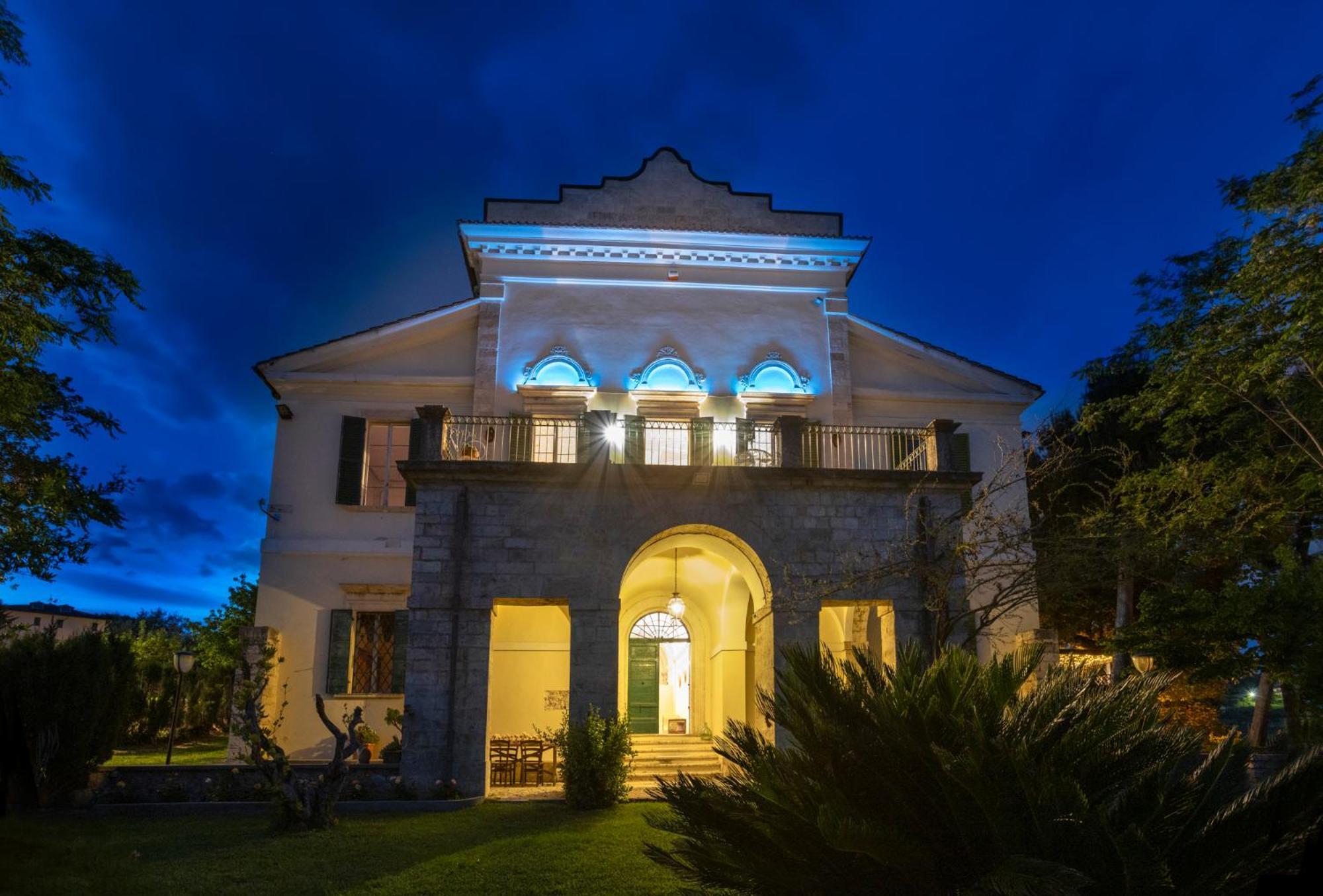 Colli del Tronto B&B In An 1800S Frescoed Villa With Panoramic Solarium And Historic Park - Villa Mastrangelo מראה חיצוני תמונה